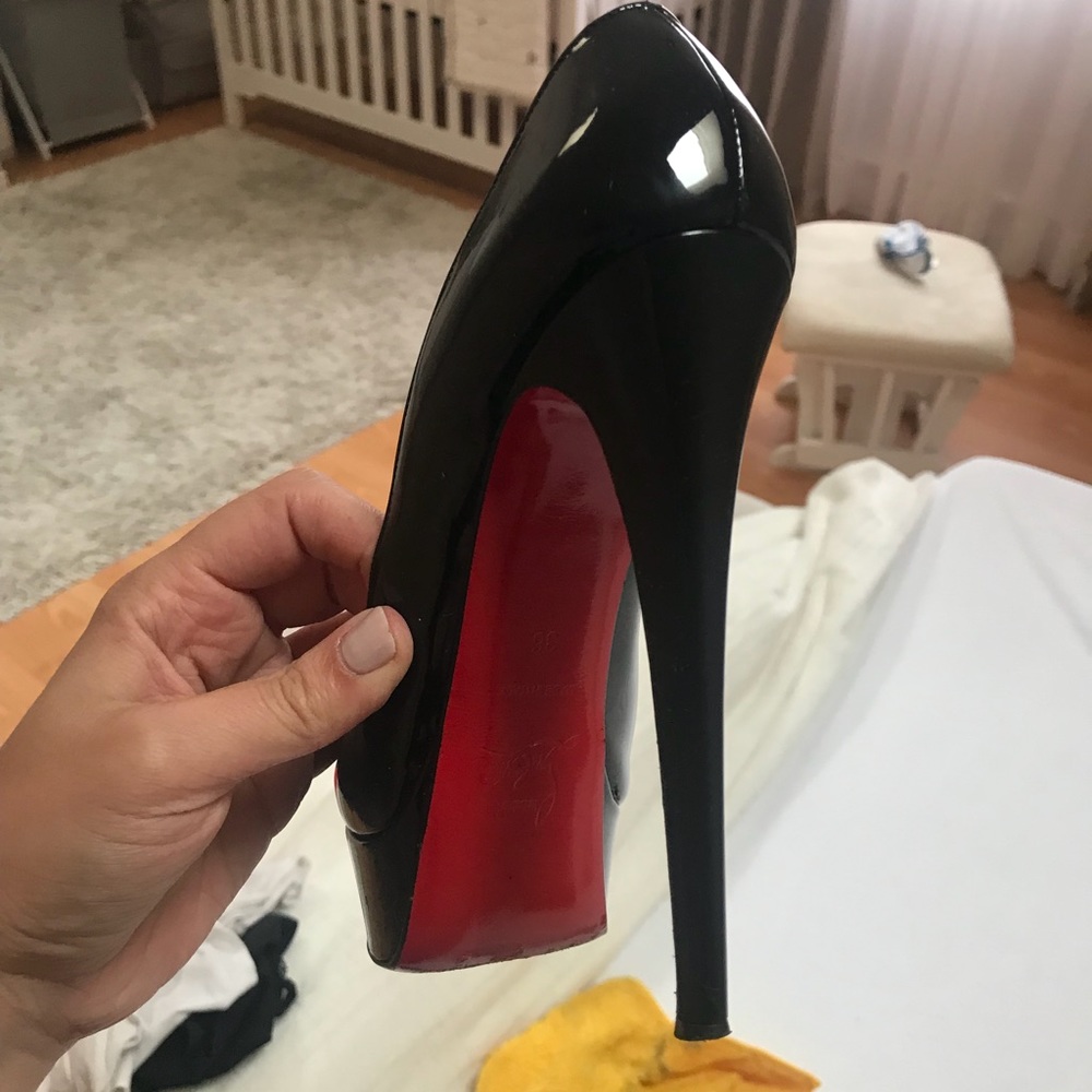 Christian louboutin black patent lady peep